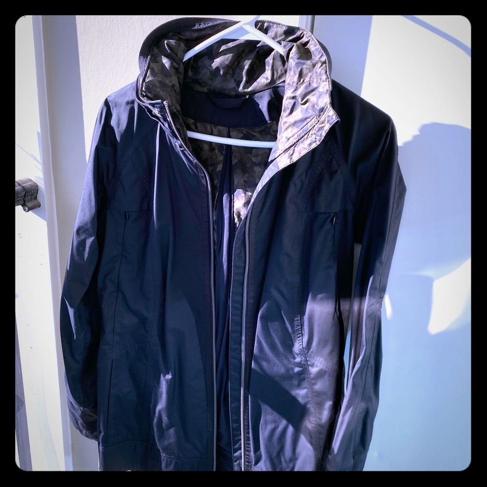Lululemon rain Jacket, black and camo